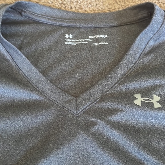 Under aromour heat gear loose fit - Picture 2 of 2